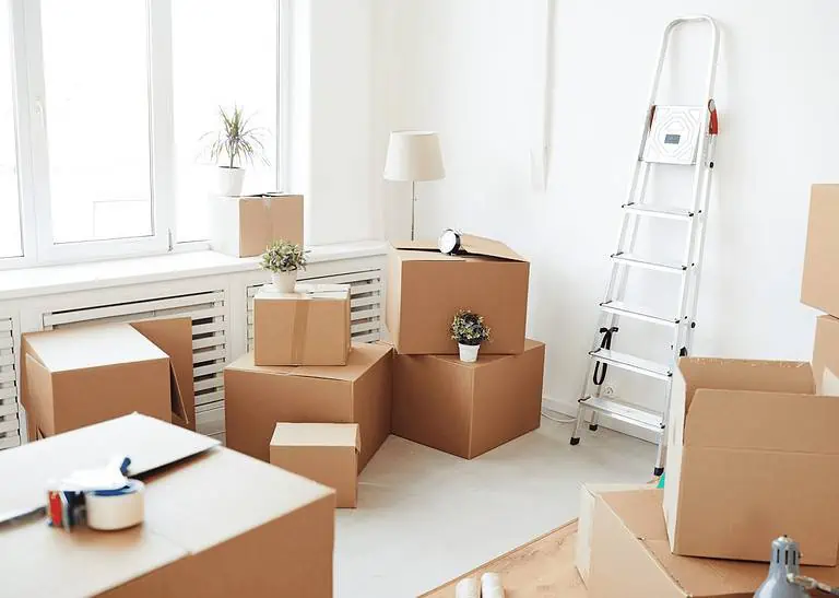 move out checklist boxes featured